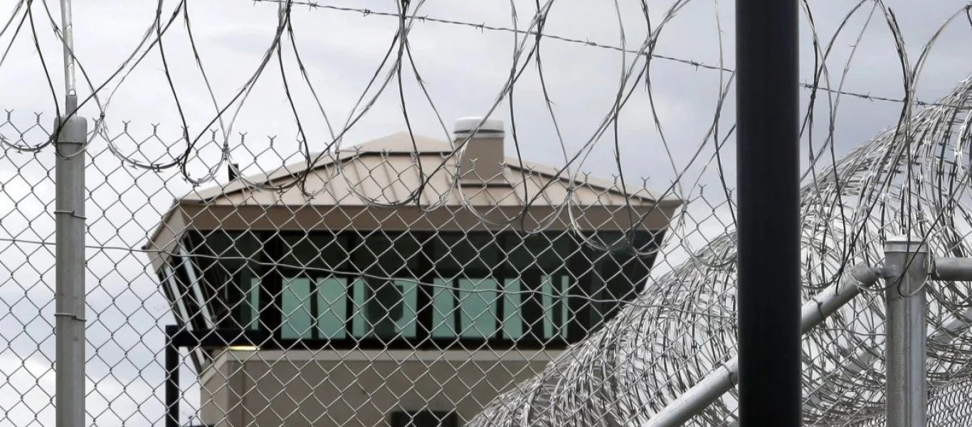 Εφιαλτικά σενάρια: Ετοιμάζουν πόλεις-φυλακές για όσους αρνούνται να εμβολιαστούν; (βίντεο)